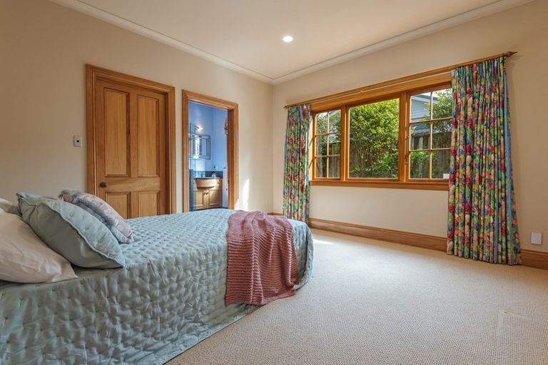 Photo of property in 23 Manapouri Crescent, Hokowhitu, Palmerston North, 4410