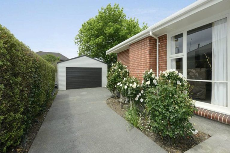 Photo of property in 12 Longmuir Street, Ilam, Christchurch, 8041