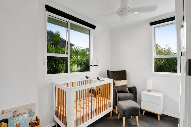 Photo of property in 15 Kowhai Street, Strandon, New Plymouth, 4312