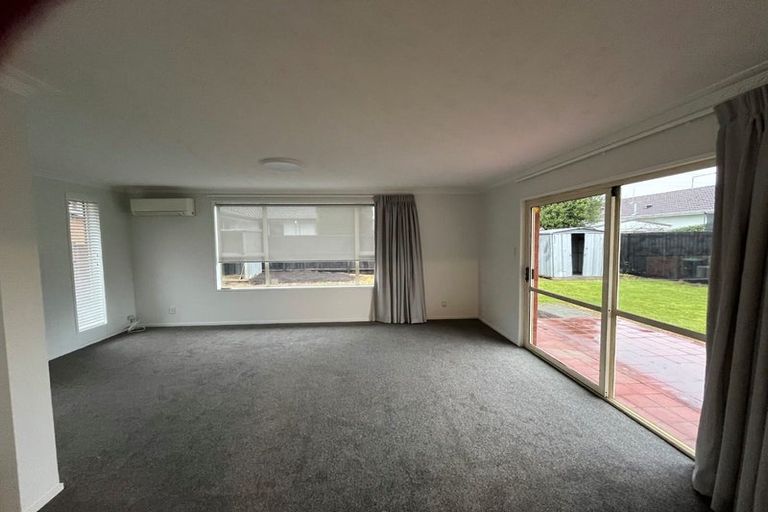 Photo of property in 107 Denise Crescent, Hornby, Christchurch, 8042