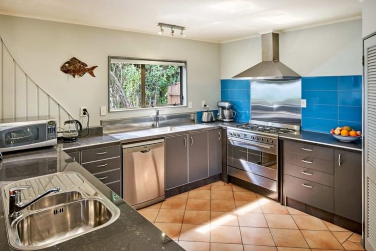 Photo of property in 1 Haunui Way, Pukerua Bay, 5026