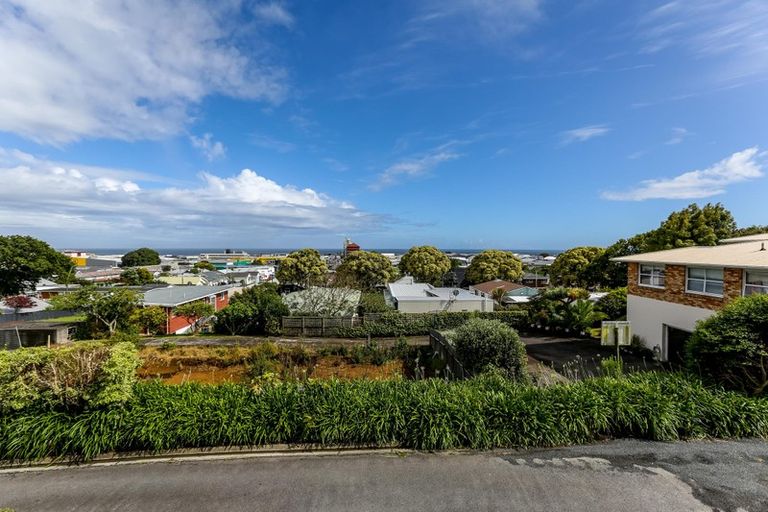 Photo of property in 85a Eliot Street, New Plymouth, 4310