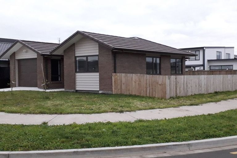 Photo of property in 16 Piripono Crescent, Pukekohe, 2120