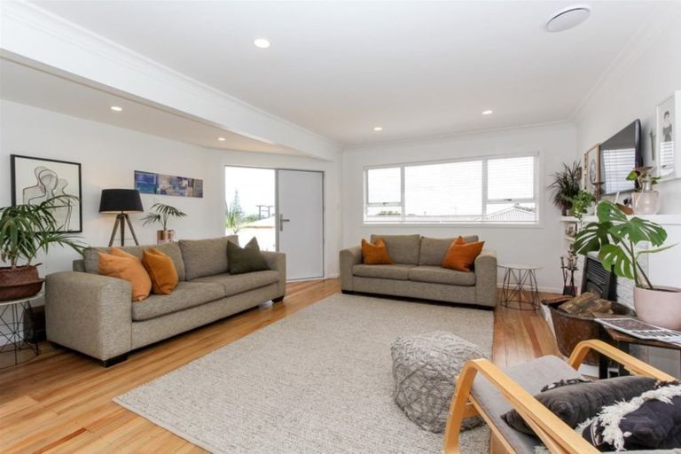 Photo of property in 185 Mangorei Road, Merrilands, New Plymouth, 4312