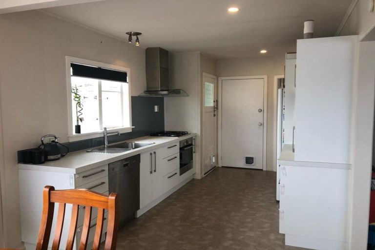 Photo of property in 16 Clyde Street, Ferndale, New Plymouth, 4310