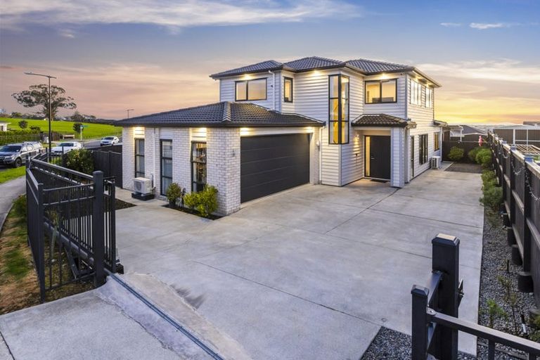 Photo of property in 76 Twin Parks Rise, Papakura, 2110