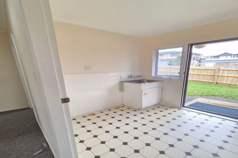 Photo of property in 6a Blacklock Avenue, Henderson, Auckland, 0612