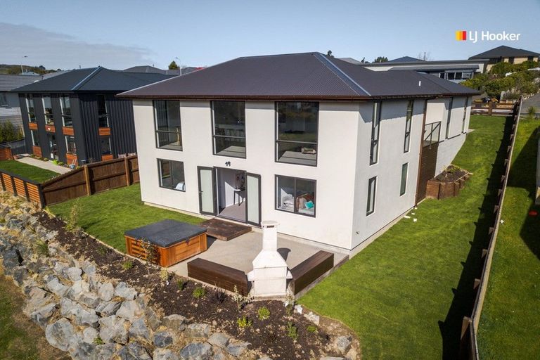 Photo of property in 27 Grandvista Drive, Green Island, Dunedin, 9018