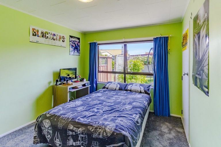 Photo of property in 138 Tait Drive, Greenmeadows, Napier, 4112