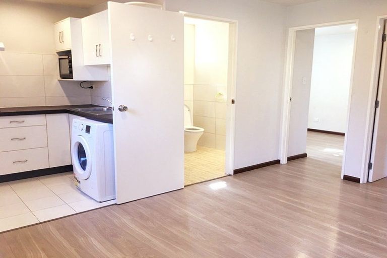 Photo of property in 64 Sunset Road, Unsworth Heights, Auckland, 0632