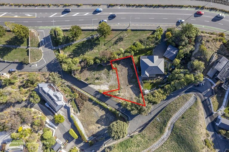 Photo of property in 2/1 The Brae, Mount Pleasant, Christchurch, 8081