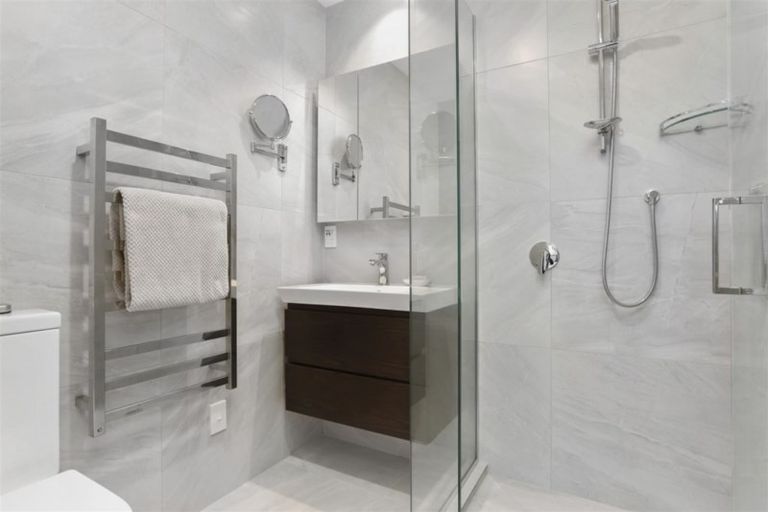 Photo of property in 3e/175 Hurstmere Road, Takapuna, Auckland, 0622