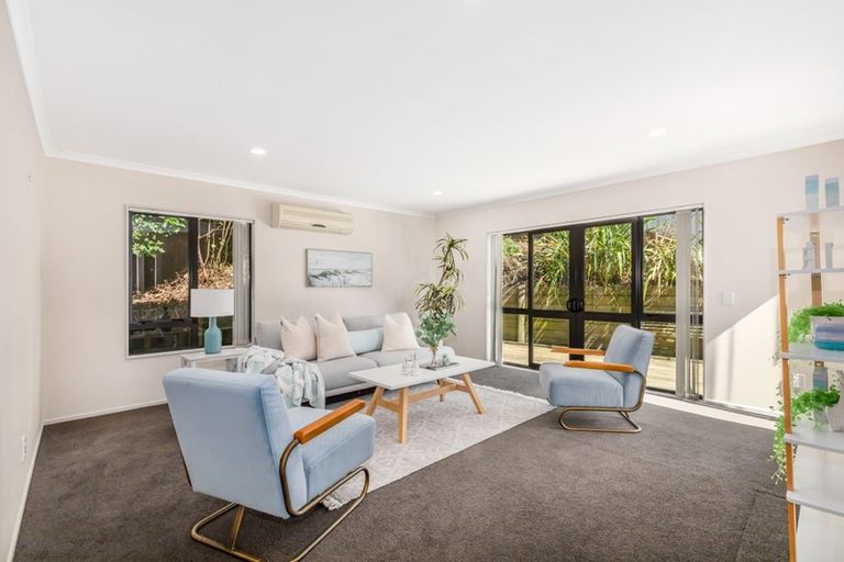 Photo of property in 16 Endeavour Drive, Whitby, Porirua, 5024