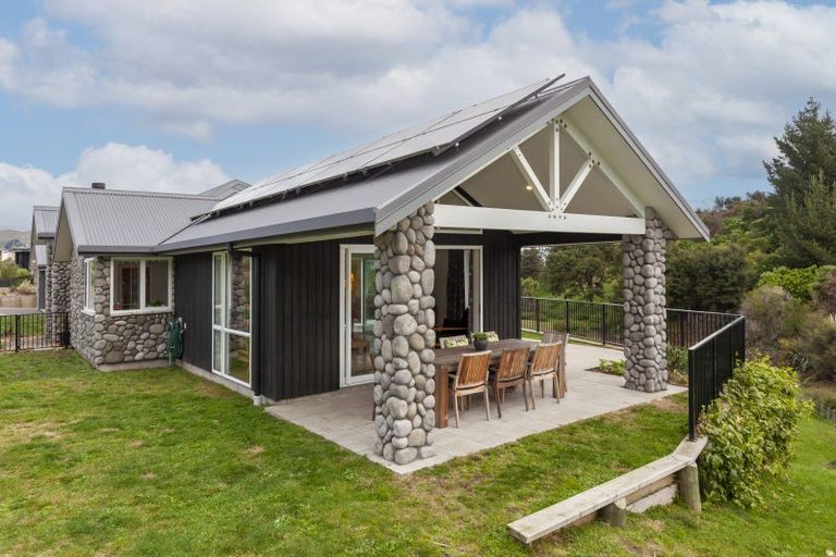 Photo of property in 20 Te Heke Place, Waikanae, 5036