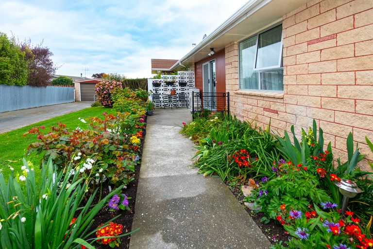Photo of property in 2/39 Gleniti Road, Gleniti, Timaru, 7910