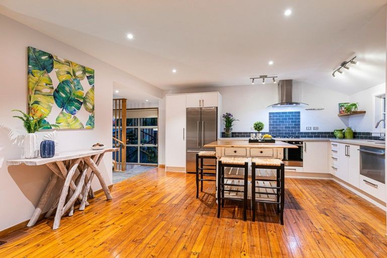 Photo of property in 7 Tipau Street, Torbay, Auckland, 0630