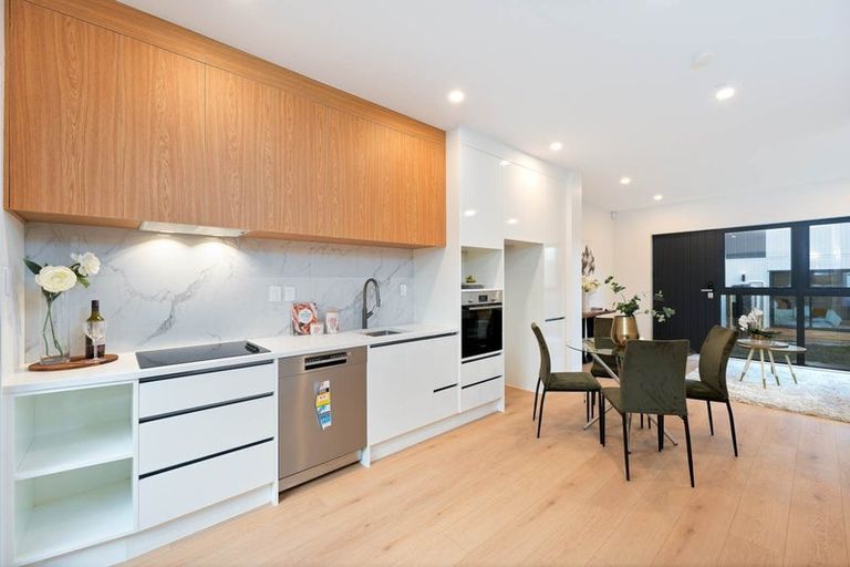 Photo of property in 64d Triangle Road, Massey, Auckland, 0614