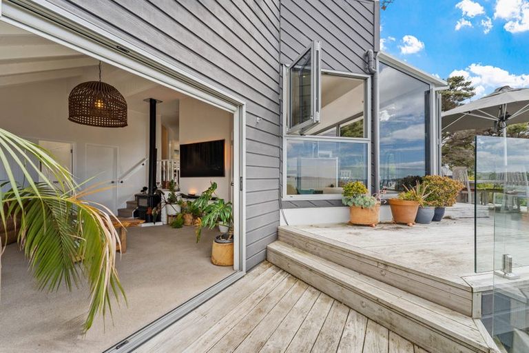 Photo of property in 47 Puriri Place, Sandspit, Warkworth, 0982