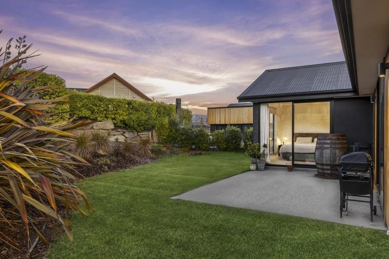 Photo of property in 51 Kirimoko Crescent, Wanaka, 9305