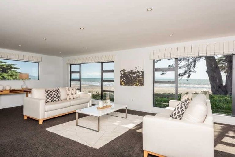 Photo of property in 23 Groves Road, Raumati Beach, Paraparaumu, 5032