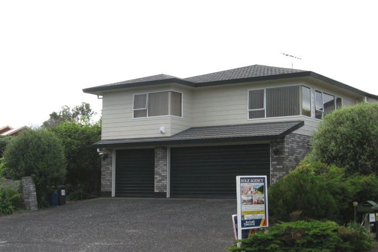 Photo of property in 37 Deanna Drive, West Harbour, Auckland, 0618