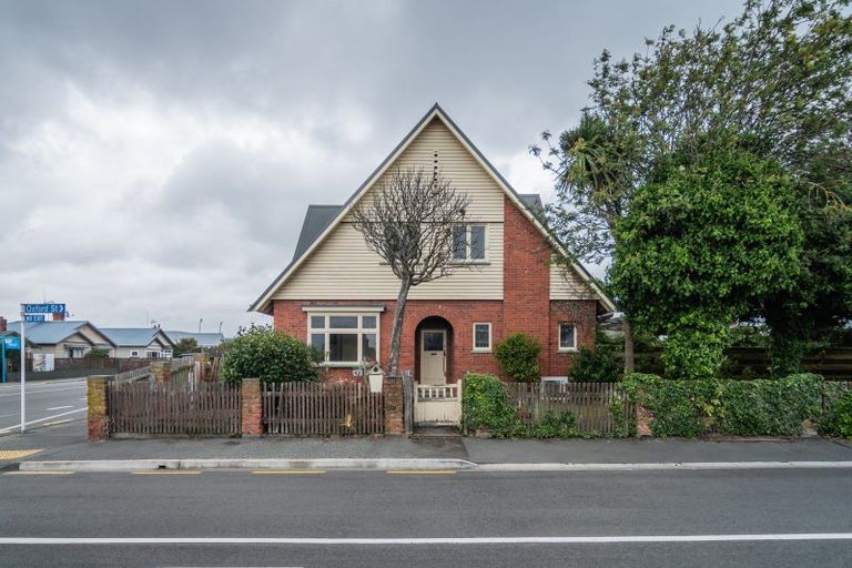 Photo of property in 42 Oxford Street, West End, Timaru, 7910