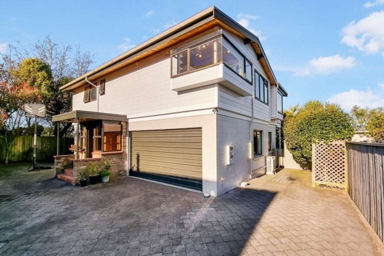 Photo of property in 13a Grand Vue Road, Kawaha Point, Rotorua, 3010