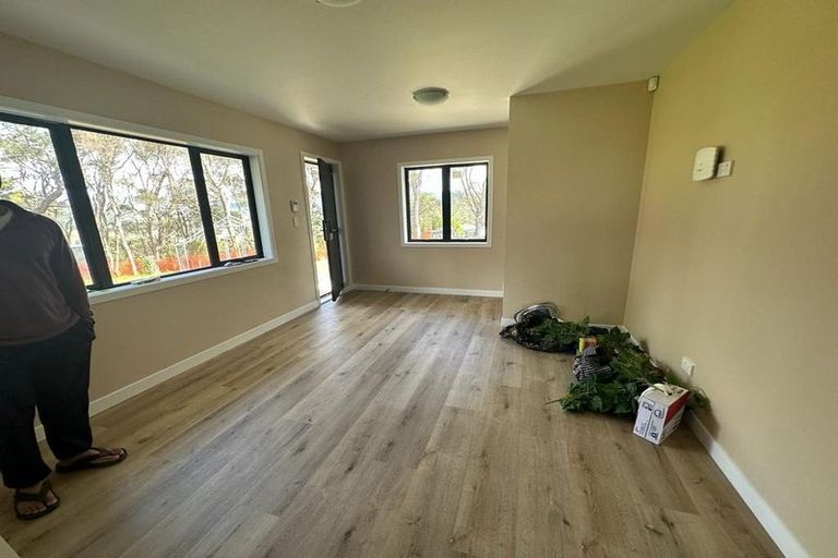 Photo of property in 300 Sturges Road, Henderson Valley, Auckland, 0612