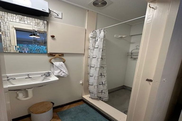 Photo of property in 33a Clutha Avenue, Khandallah, Wellington, 6035