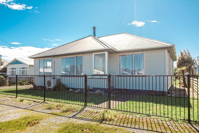 Photo of property in 13 Webb Street, Westport, 7825