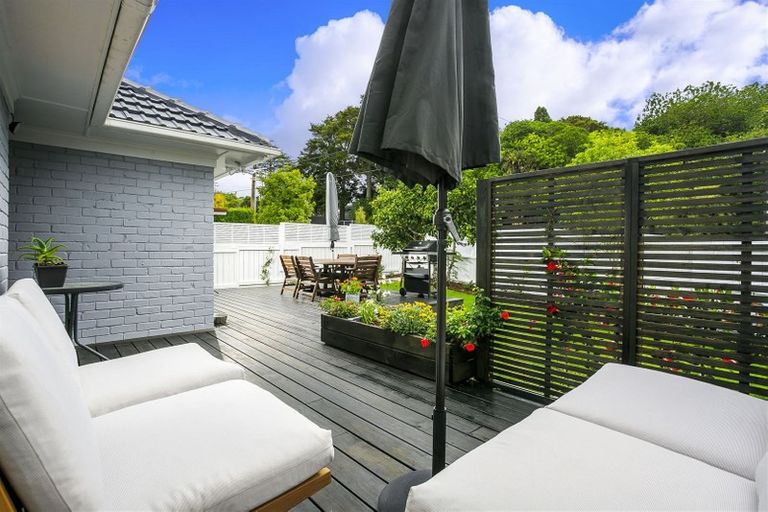 Photo of property in 1/58 Hillcrest Avenue, Hillcrest, Auckland, 0627