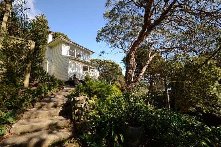 Photo of property in 22 Grass Street, Roseneath, Wellington, 6011