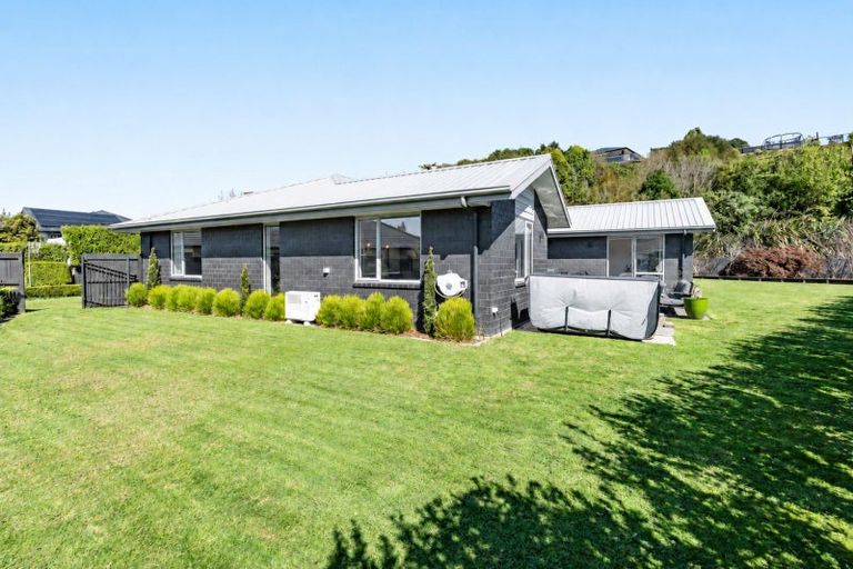 Photo of property in 26 Fernbrook Drive, Hurworth, New Plymouth, 4310