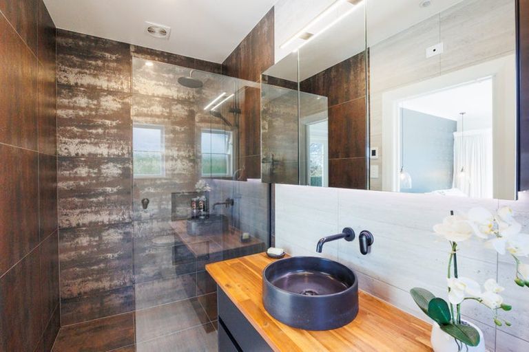 Photo of property in 30 Lincoln Terrace, Hokowhitu, Palmerston North, 4410