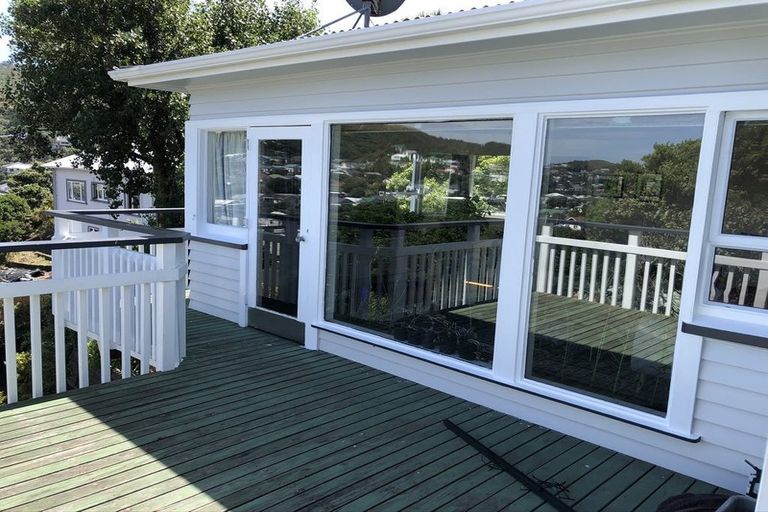 Photo of property in 28 Melbourne Road, Island Bay, Wellington, 6023