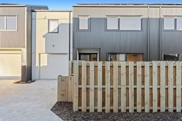 Photo of property in 2/22 Ward Street, Pukekohe, 2120