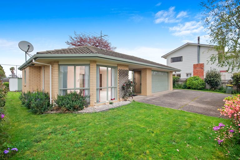 Photo of property in 13b Howden Street, Waiuku, 2123