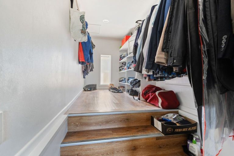 Photo of property in 305 Mangorei Road, Merrilands, New Plymouth, 4312