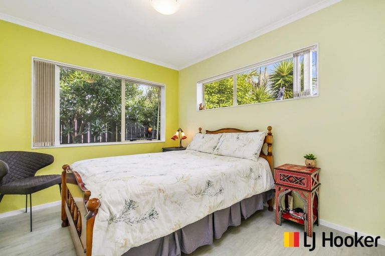 Photo of property in 12 Tington Avenue, Wattle Downs, Auckland, 2103