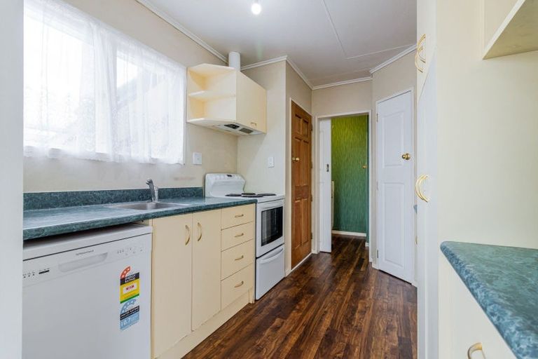 Photo of property in 18 Abraham Crescent, Milson, Palmerston North, 4414
