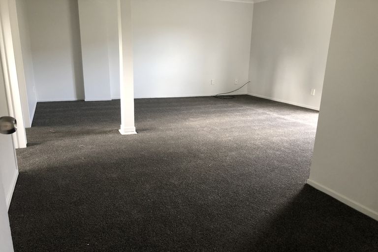 Photo of property in 108 Te Atatu Road, Te Atatu South, Auckland, 0610