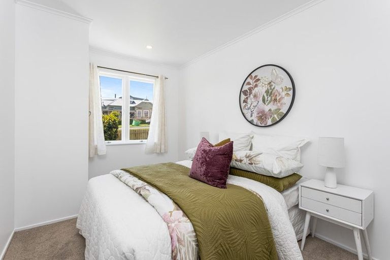 Photo of property in 1/15 Kia Ora Road, Beach Haven, Auckland, 0626