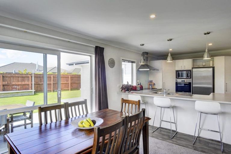 Photo of property in 12 Austin Reid Avenue, Carterton, 5713