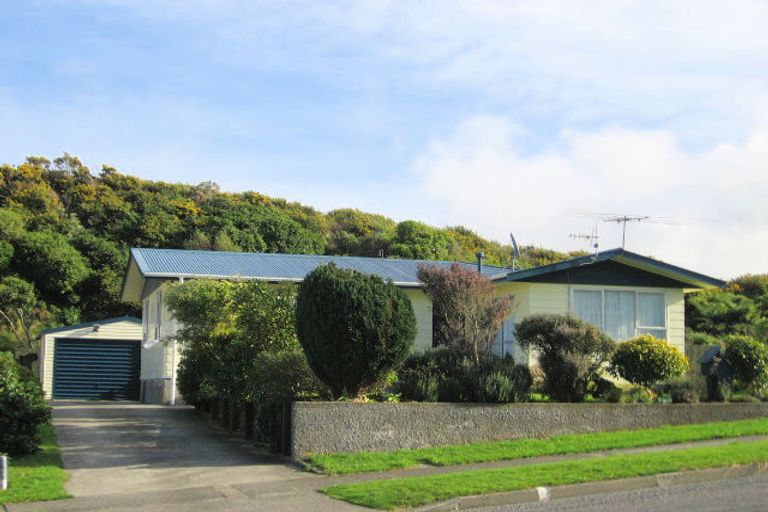Photo of property in 7 Kaitangata Crescent, Kelson, Lower Hutt, 5010