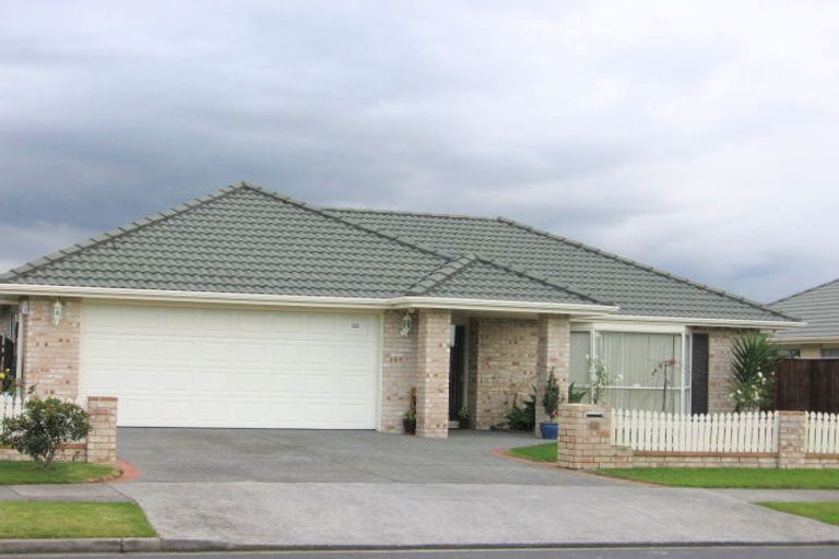 Photo of property in 58 Delmont Close, East Tamaki Heights, Auckland, 2016