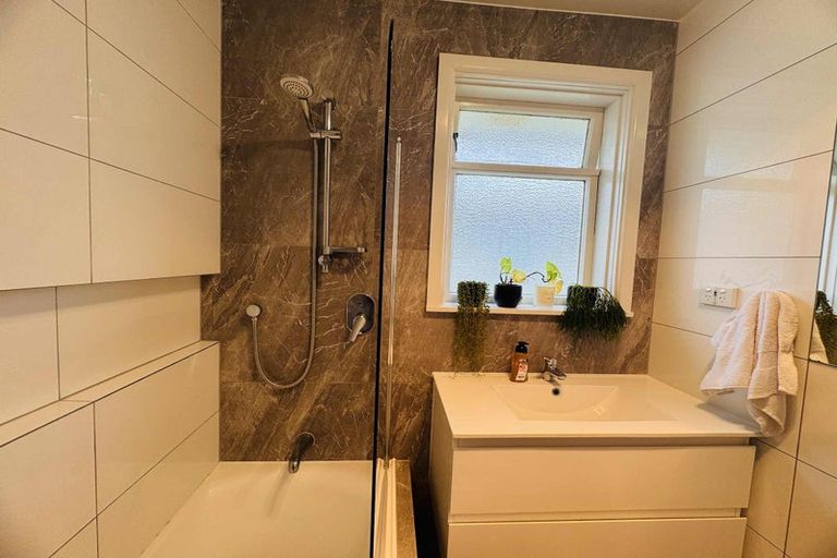 Photo of property in 17a Seddon Street, Takaro, Palmerston North, 4412