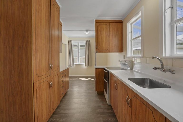 Photo of property in 24 Reynolds Street, Taita, Lower Hutt, 5011