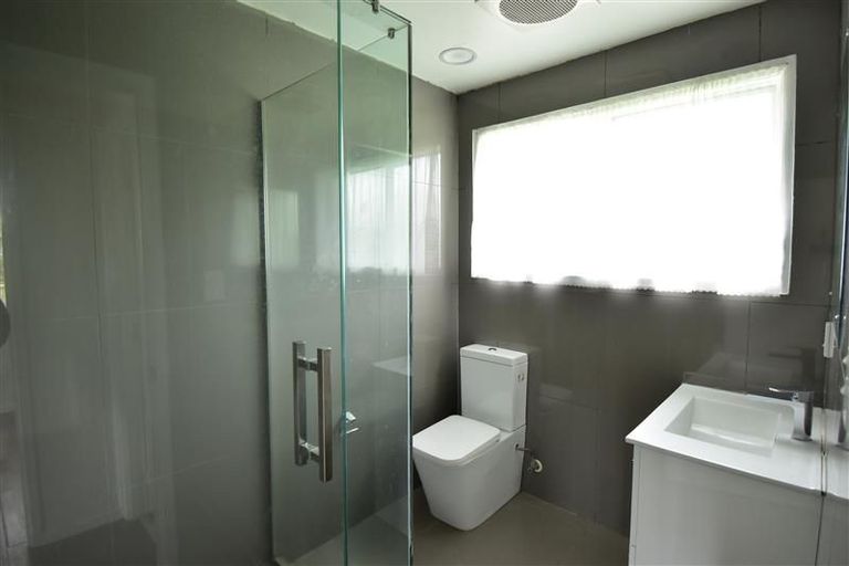 Photo of property in 8 Kelman Road, Kelston, Auckland, 0602