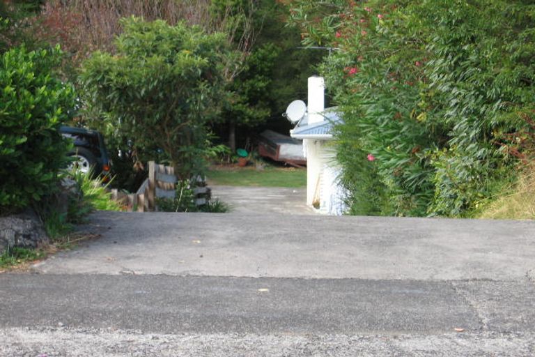 Photo of property in 40 Taupo Street, Green Bay, Auckland, 0604