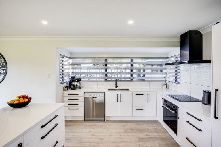 Photo of property in 14 Lamason Street, Greenmeadows, Napier, 4112